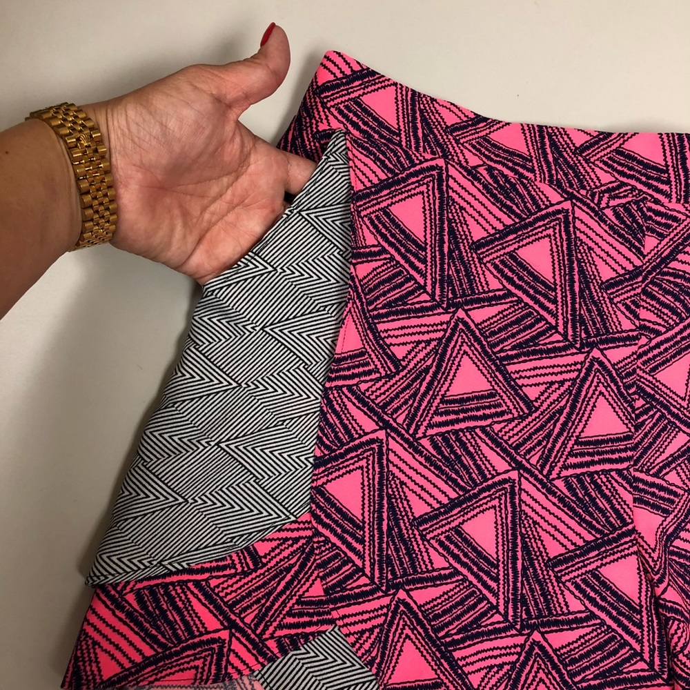 Geometric Shape Shorts - Picture 4 of 7
